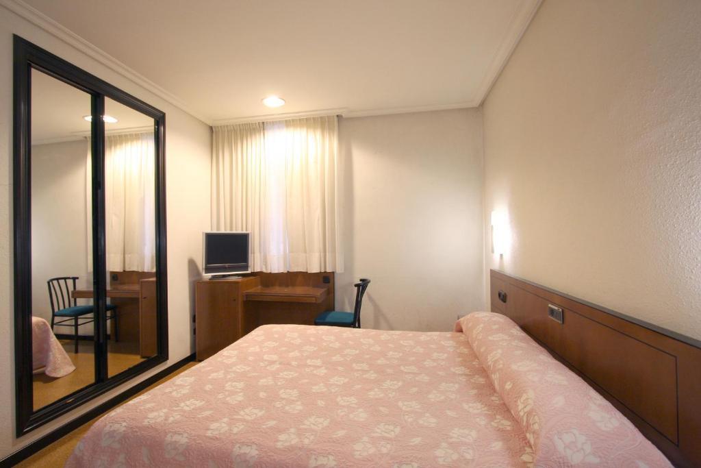 Santacruz Otel Oviedo Oda fotoğraf